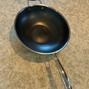 Non-Branded Black Carbon Steel Wok with Stainless Handle